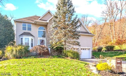 24 Wingate Way, Green Brook, NJ, 08812-1800 | Card Image