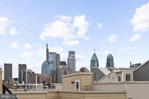 2209 Montrose St, PHILADELPHIA, PA, 19146-2529 | Card Image