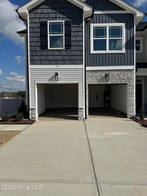 21 Joyner Park Dr, Rocky Mount, NC, 27803-1365 | Card Image