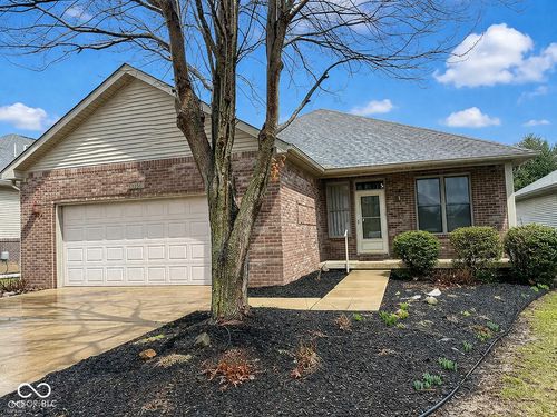 486 Glenview Dr, Greencastle, IN, 46135-7489 | Card Image