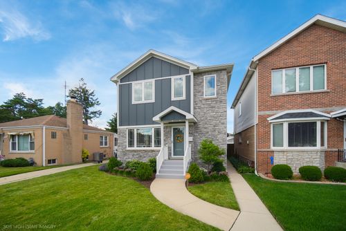 7720 W Chase Ave, Chicago, IL, 60631-4202 | Card Image