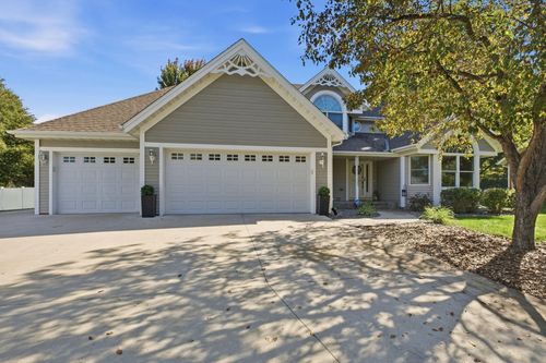 2668 Waterford Ct, Saint Cloud, MN, 56301-1716 | Card Image