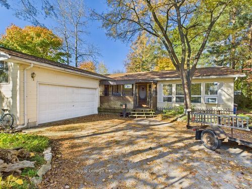 2-390 Macdougall Dr, Kincardine, ON, N2Z3B1 | Card Image