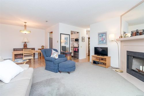 204-2490 Bevan Ave, Sidney, BC, V8L5C6 | Card Image