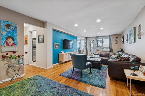 apt-6v-410 E Broadway, Long Beach, NY, 11561-4456 | Card Image