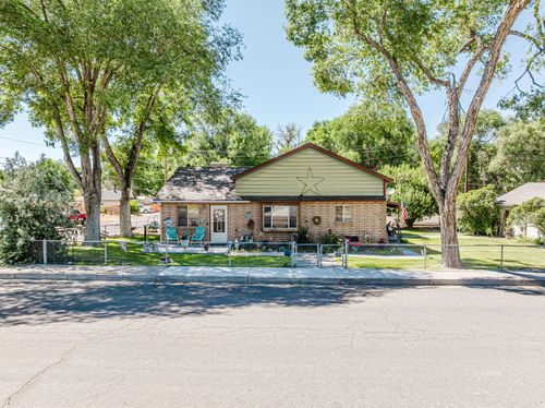 815 Ouderkirk St, Elko, NV, 89801-4242 | Card Image