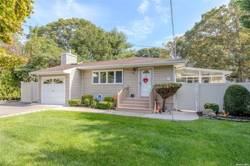 17 Sims Street, Patchogue, NY, 11772 | Card Image