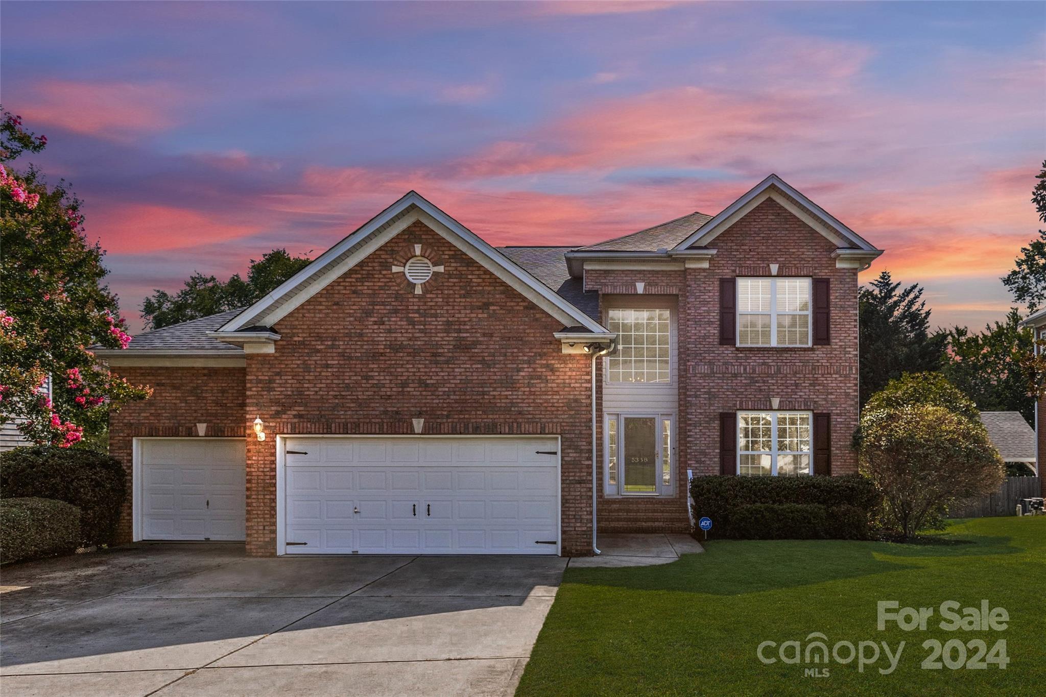 Cambridge Bay Dr, Charlotte, NC 28269