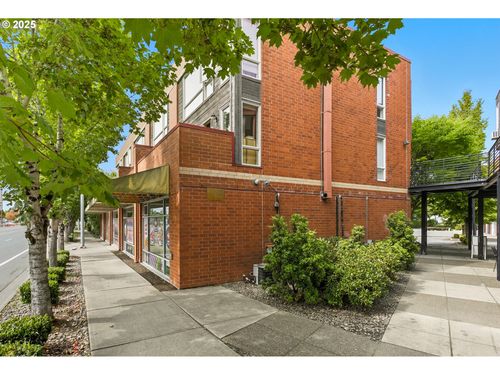 apt-201-17040 Sw Whitley Way, Beaverton, OR, 97006-8160 | Card Image