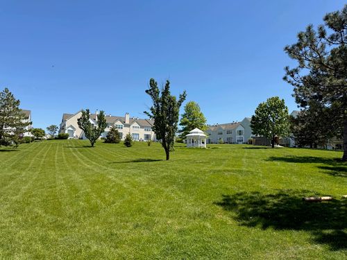 371-371 Gazebo Ln, Lombard, IL, 60148-7121 | Card Image