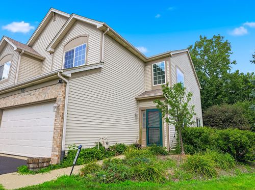 1061 Woodview Ct, Aurora, IL, 60502-9096 | Card Image