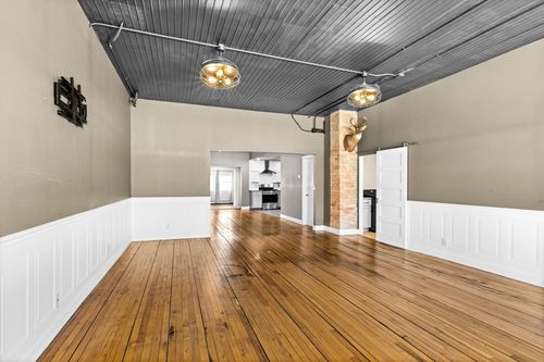 722 E 3rd St, Duluth, MN, 55805-3975 | Card Image