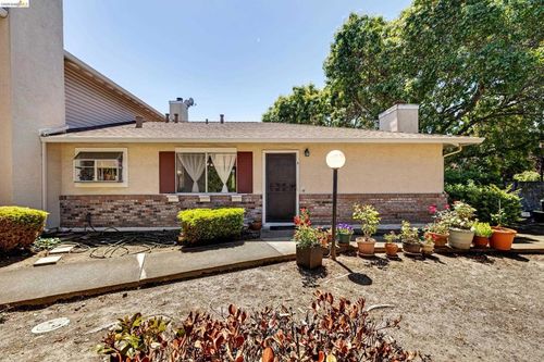 a-2567 El Portal Dr, San Pablo, CA, 94806-0903 | Card Image