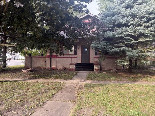 1204 9th St, Nevada, IA, 50201-1610 | Card Image