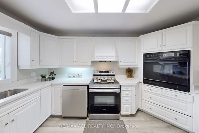 696 Norfolk St N, House other with 5 bedrooms, 3 bathrooms and 4 parking in Simcoe ON | Image 16
