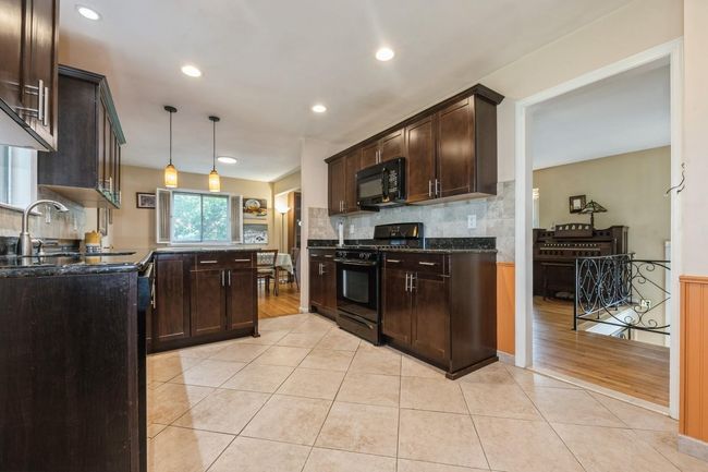 14 Sage Ct, House other with 4 bedrooms, 2 bathrooms and null parking in Huntingtn Sta NY | Image 11