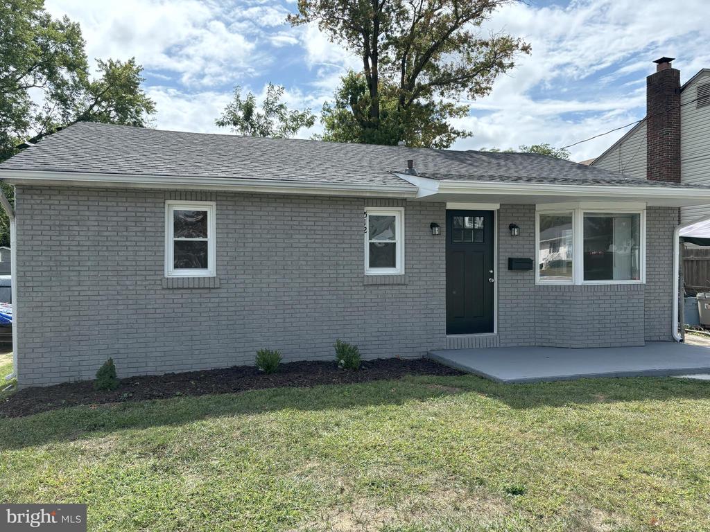 Roberts Ave, Bellmawr, NJ 08031