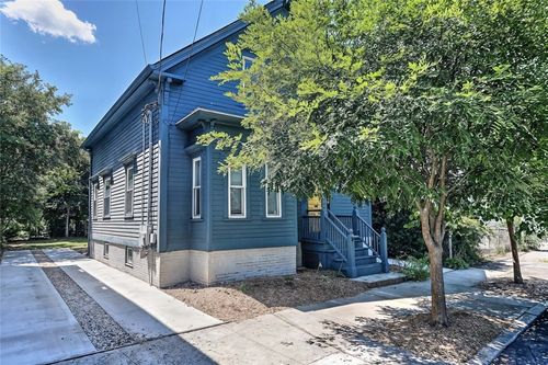 78 Stanwood St, Providence, RI, 02907-1628 | Card Image