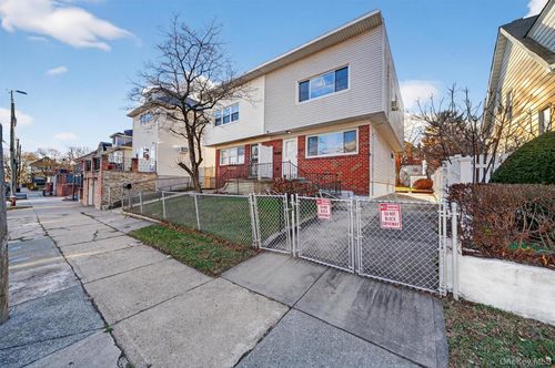 725 Logan Ave, Bronx, NY, 10465-2328 | Card Image