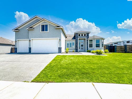 584 Thebes St, West Richland, WA, 99353-7503 | Card Image