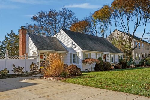 38 Angela Ave, Cranston, RI, 02921-2512 | Card Image