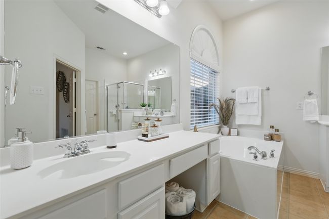 Master Bath with Dual vanities, Garden Tub and stand in shower | Image 15