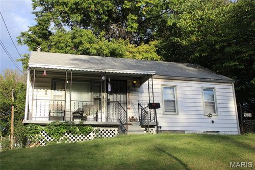 9767 Lilac Dr, Saint Louis, MO, 63137-3333 | Card Image