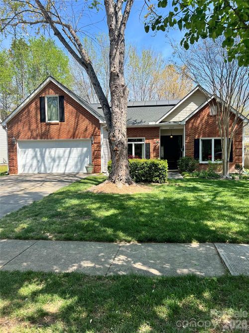 4027 Lannier Falls Ln, Charlotte, NC, 28270-1118 | Card Image