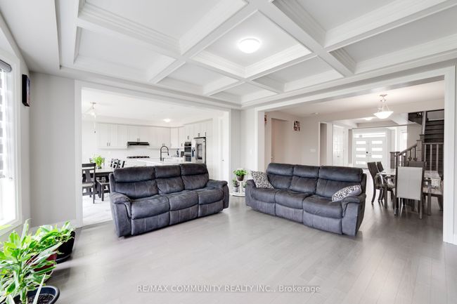1476 Mockingbird Sq, House other with 4 bedrooms, 5 bathrooms and 2 parking in Pickering ON | Image 9