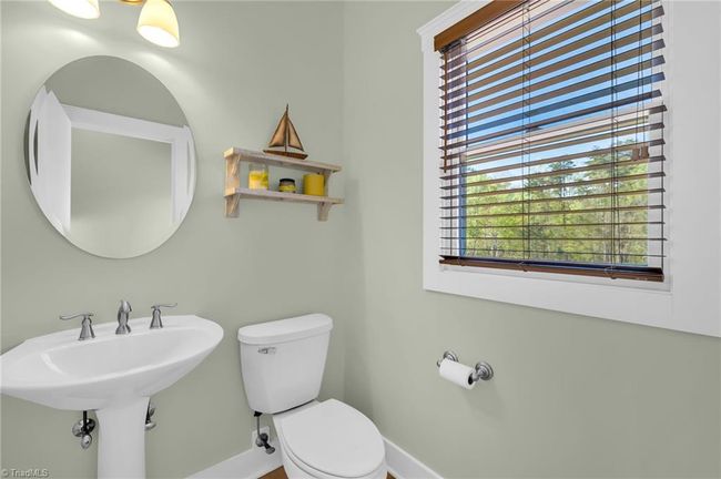1/2 Bath Main Floor | Image 17