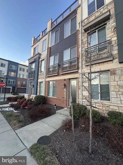 14566 Lake Vista Dr, CHANTILLY, VA, 20151-3739 | Card Image