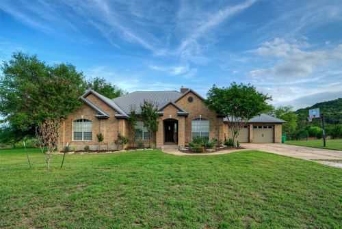 511 Chaneys Xing, Bertram, TX, 78605-4172 | Card Image