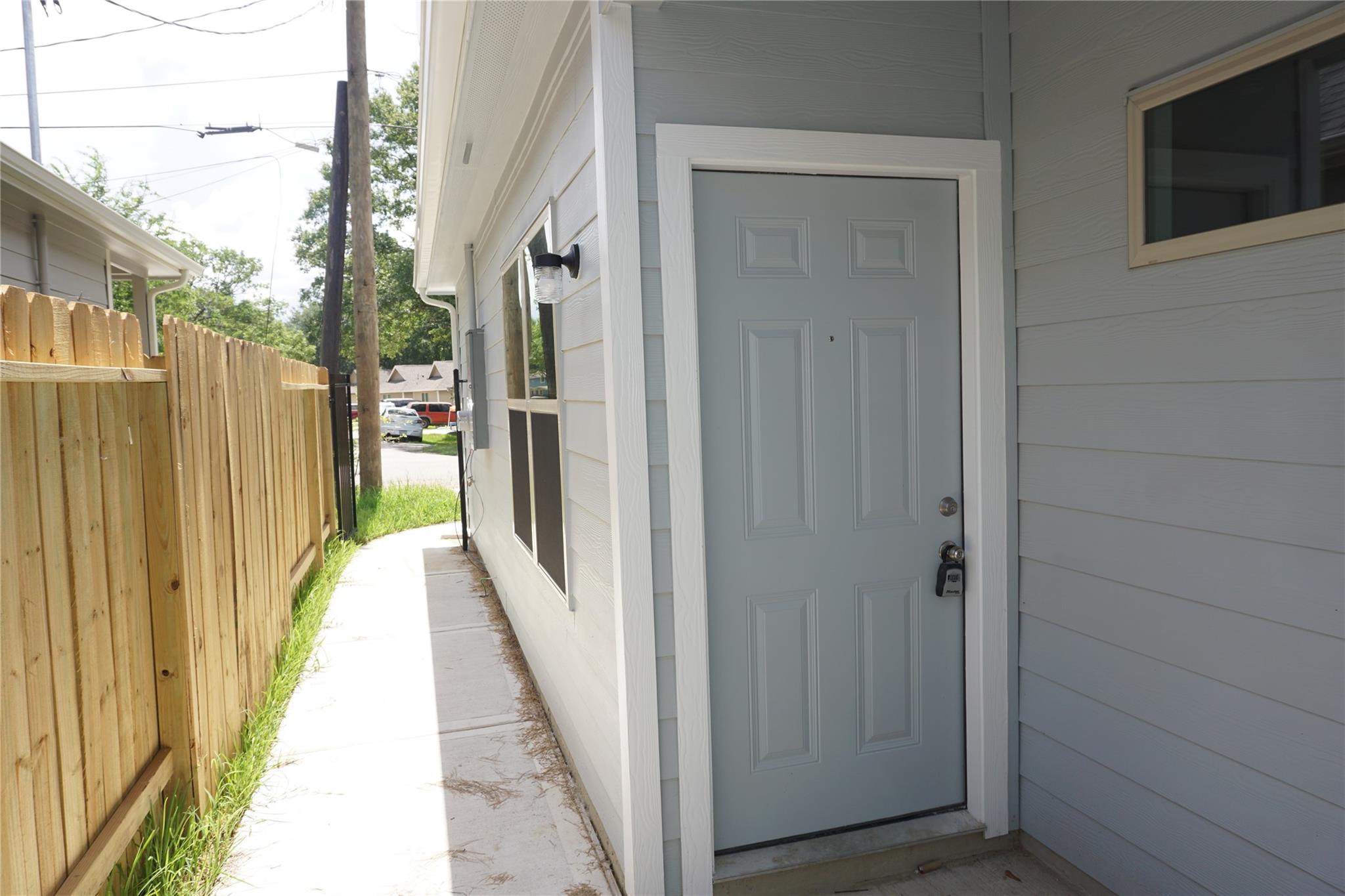 Residential Lease in Willis 4