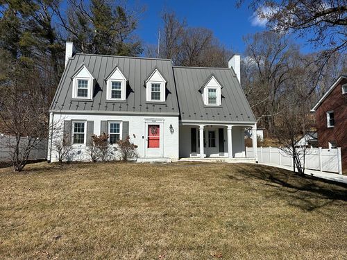 934 W Stuart Dr, Galax, VA, 24333-2607 | Card Image