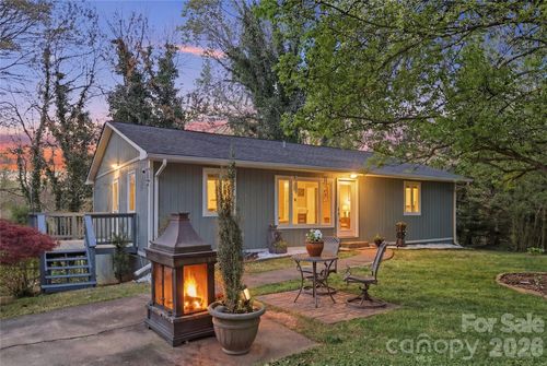 120 42nd Avenue Cir Ne, Hickory, NC, 28601-9012 | Card Image