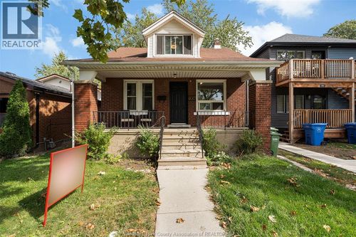 1306 Westcott Rd, Windsor, ON, N8Y4C2 | Card Image