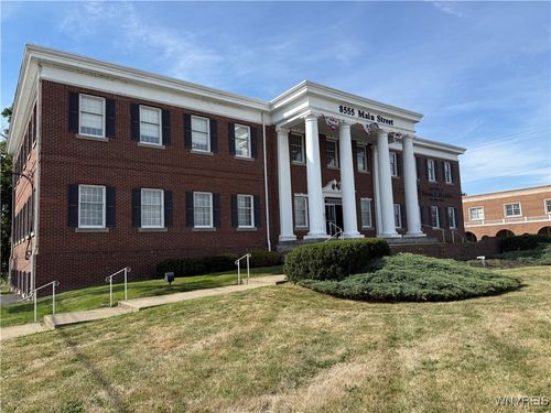 8555 Main St, Williamsville, NY, 14221-7456 | Card Image