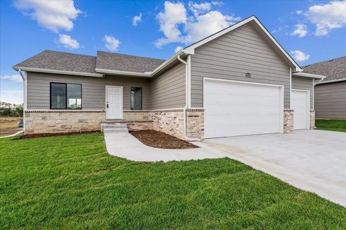 2135 E Cedar Tree St, Park City, KS, 67219-2301 | Card Image