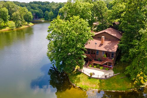 396 Lake Indian Hills Cir, Carbondale, IL, 62902-6188 | Card Image