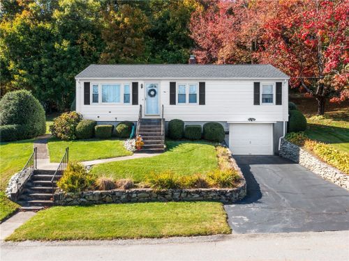 10 Lakeside Drive, Smithfield, RI, 02917 | Card Image