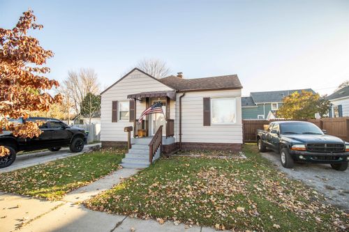 705 W Jenny St, Bay City, MI, 48706-4281 | Card Image