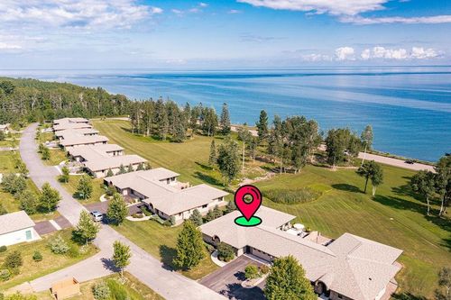 8353-8353 Congdon Blvd, Duluth, MN, 55804-2747 | Card Image