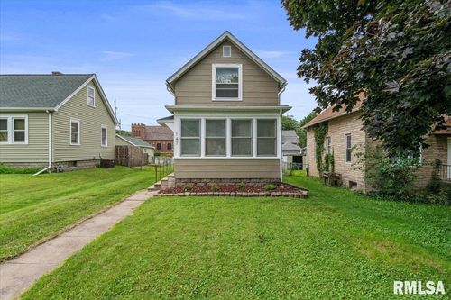 147 N Thornwood Ave, Davenport, IA, 52802-1530 | Card Image