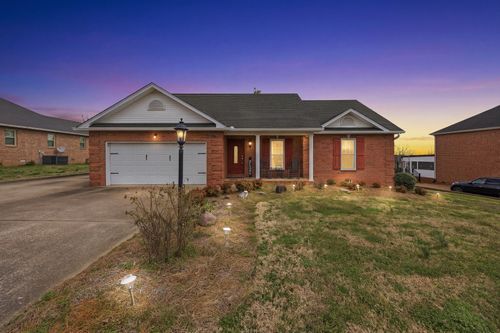 415 Woodlands Dr, Gallatin, TN, 37066-4729 | Card Image