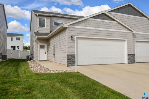 8147 E Tencate Pl, Sioux Falls, SD, 57110-6483 | Card Image