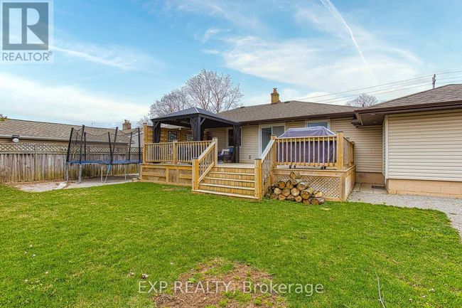4382 Central Avenue, House other with 5 bedrooms, 2 bathrooms and 5 parking in Lincoln (Beamsville) ON | Image 32