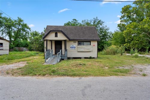 7337 Parkes St, Houston, TX, 77088-7724 | Card Image