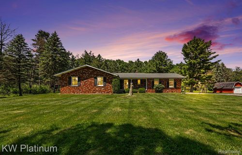 9474 Bartel Rd, Columbus, MI, 48063-4208 | Card Image