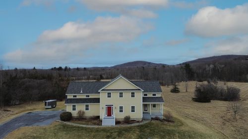 20 Robin Ln, Charlotte, VT, 05445-9618 | Card Image