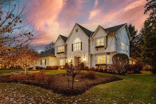 2490 Buckingham Place, Brookfield, WI, 53045 | Card Image